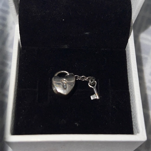 Pandora heart lock and key charm - Picture 2 of 2